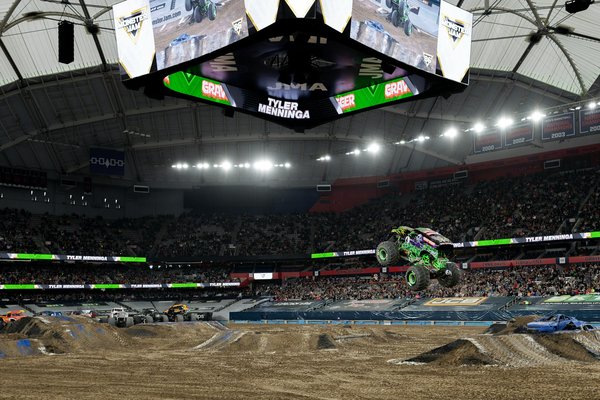 The definitive safety handbook for professional rugby: a complete guide to preventing injuries